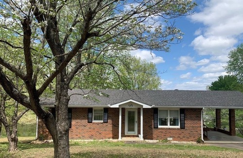 Nortonville Cottage | Mama Jean's Lake Cottage