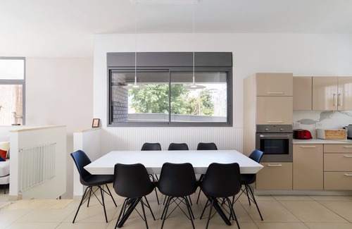 Kerem HaTeimanim Apartment | MAMAD Elegant Duplex with XL Patio by FeelHome