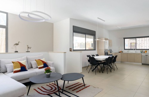 Kerem HaTeimanim Apartment | MAMAD Elegant Duplex with XL Patio by FeelHome