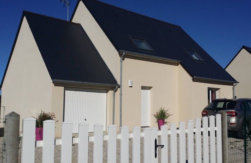 Quineville House | Manche Normandie Quinéville 100 m from the sea, Saint Vaast la Hougue closed ground.