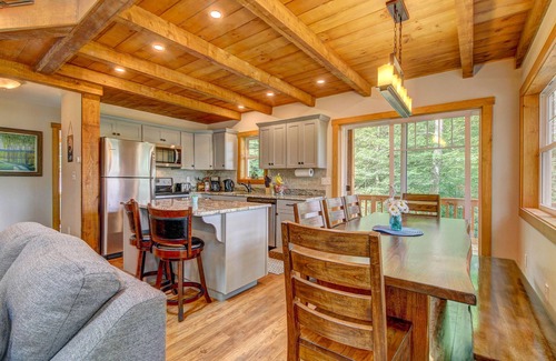 Sunderland House | Manchester, Mt Equinox Views, Hot Tub, Horse-show,golf,skiing,hiking,fishing
