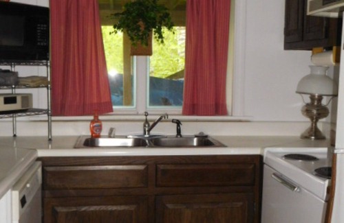 Stratton and Bromley Ski Areas Apartment | Manchester VT Private - Charming 1 Bedroom Apartment