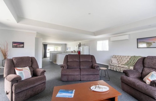 Wannanup House | Mandurah Island Retreat