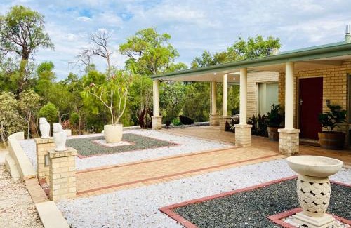 Parklands House | Mandurah Oasis Retreat