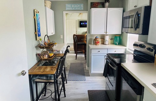 Lake Worth House | Mango Beach Retreat