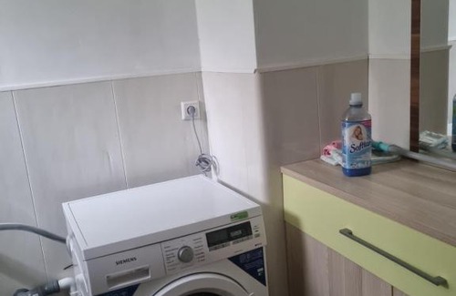 Worms Apartment | Mango