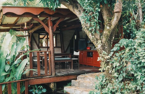 Riviere-Pilote House | MANGO LODGE