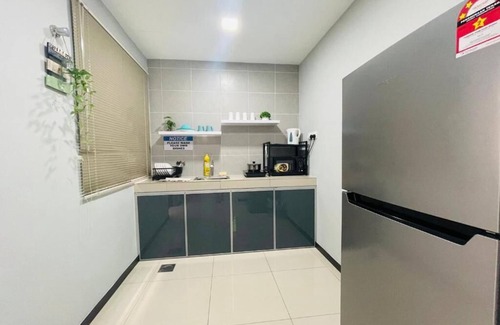 Kampung Kuala Pari Apartment | Manhattan Suites IPOH Waterpark by uBook