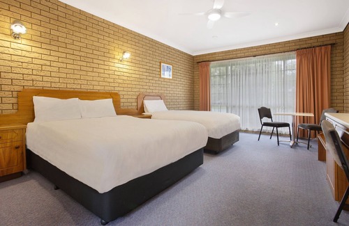 Camperdown Hotel | Manifold Motor Inn