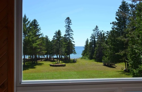 Manitoulin District House | Manitoulin Waterfront Cottage on Lake Huron - With Sauna