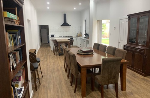 Mannum House | Mannum Riverside Retreat; Boutique Suites in Heart of Mannum near River