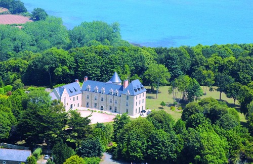 Plougrescant Hotel | Manoir de Kergrec'h