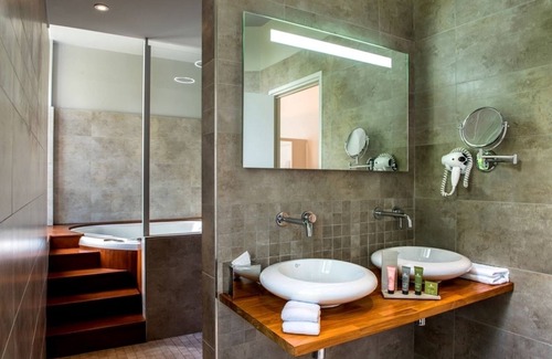 Ploneour-Lanvern Hotel | Manoir de Kerhuel
