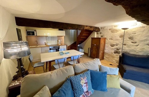 Mont-Dol Apartment | Manoir de la Bégaudière : Gîte Jacques Cartier