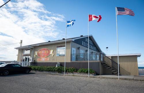 Sainte-Anne-des-Monts Hotel | Manoir sur Mer