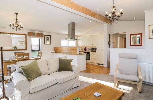 Bowerchalke Cottage | MANOR FARM LODGE, family friendly, with a garden in Bowerchalke