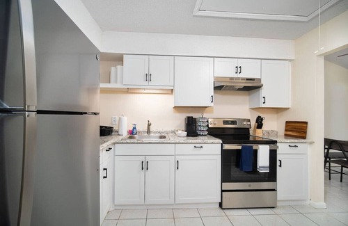 Southside House | Manor Grove - 2 bd/1ba