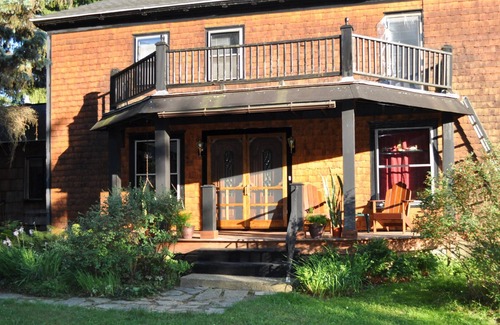 Little Valley House | Manor House BnB, Soaking Tub, Pet Friendly