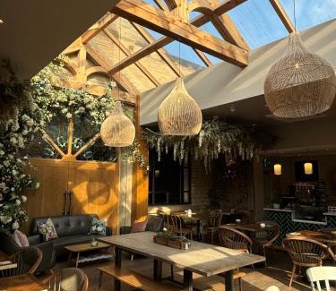 Ainley Top Hotel | Manor House Lindley