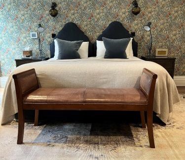 Ainley Top Hotel | Manor House Lindley