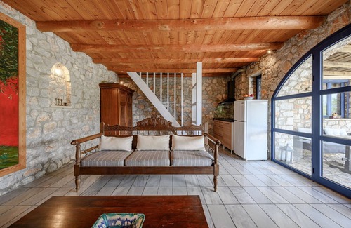 Lampini Villa | Manousaki,serene villa,pool,Near taverns
