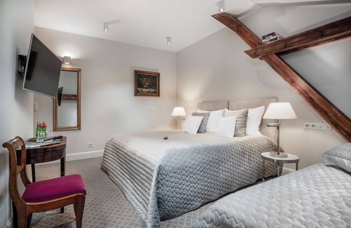Nowe Warpno Bed & Breakfast | Manowce Palace - Triple Room (Room 9)