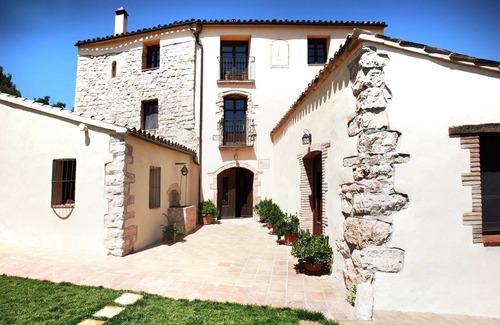 La Llacuna Villa | Mansion in La Llacuna with Pool & Mountain Views