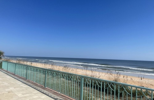 Palm Coast House | Mansion on the Beach. Villa Giardina di Santa Ninfa