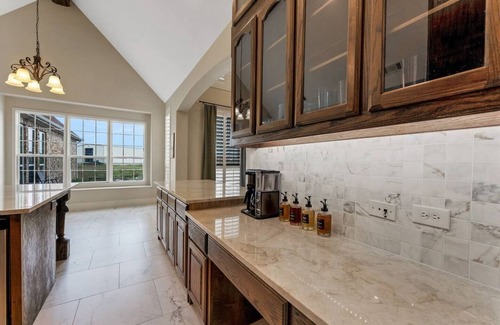 Forney House | Mansion W/Theater, Game Room, Hot Tub & More