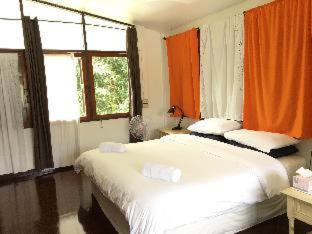 Thung Maha Mek House | Many Trees
