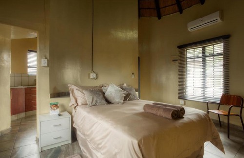 Kruger National Park Cabin | Manyeleti Big 5 Game Reserve