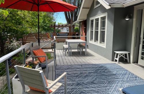 Martinez Park House | Maple Courtyard - Old Town with King Suite & Piano