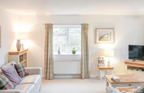 Corsham House | Maple Lodge