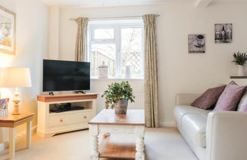 Corsham House | Maple Lodge