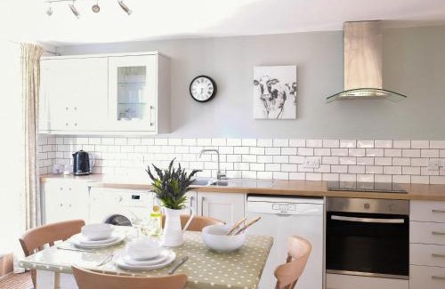 Corsham House | Maple Lodge