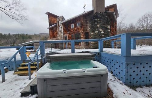 Hancock House | MapleCastle = HotTub, RiverSide, IndoorHummock, FirePlace, BackYard