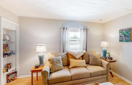 Colchester House | Maplewood Manor - Unit 2