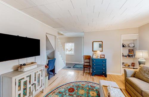 Colchester House | Maplewood Manor - Unit 2