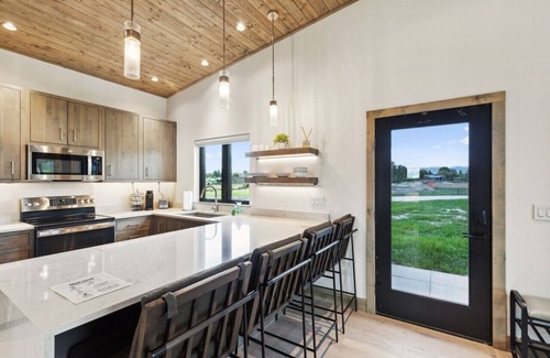 Grantsdale Cabin | Mara Luxury Cabins- Ponderosa