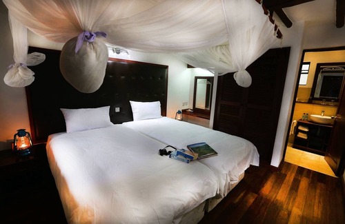 Aitong Cabin | Mara River Lodge