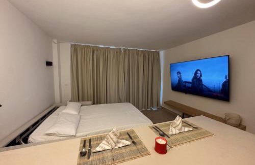 Urbanizacion Costabella Apartment | Marbella Hideaway BBQ, POOL & Best walking distance Beaches