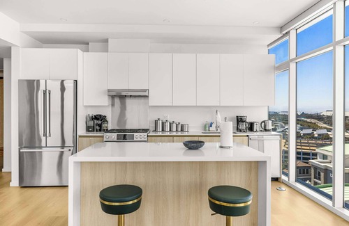 Waterfront Apartment | @Marbella Lane - Chic 2BR Penthouse w/Ocean views