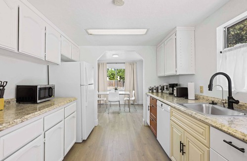San Tomas House | @ Marbella Lane - Modern Cabin-style 2BR Home