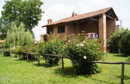 Rocchetta Tanaro House | Marchesi Incisa Winery Lodge