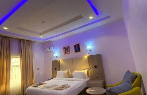 Ibadan Hotel | Marchforte-Courtyard Hotel
