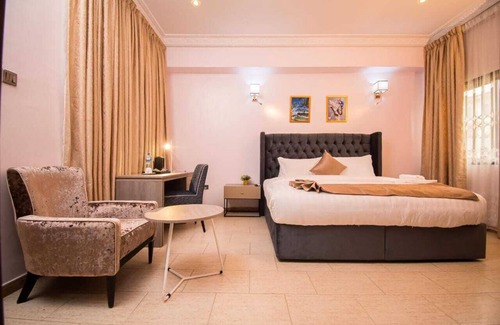 Ibadan Hotel | Marchforte-Courtyard Hotel