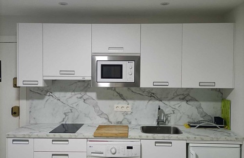 Adra Apartment | Marea Apartamento Bien Ubicado y Equipado