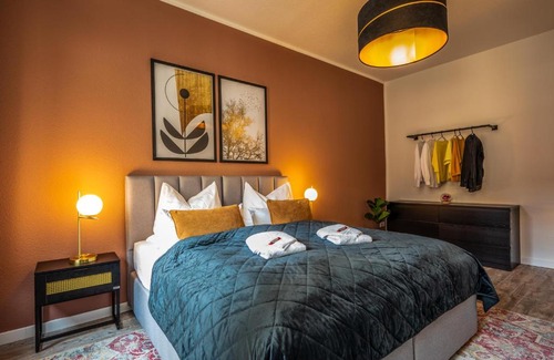 Gera Apartment | maremar - Design Apartment - Luxus Boxspringbett - Zentral - Küche - Arbeitsplatz - Highspeed WLAN