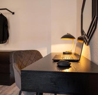 Gera Apartment | maremar - Design Apartment - Luxus Boxspringbett - Zentral - Küche - Arbeitsplatz - Highspeed WLAN