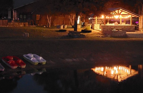 Wise County Cabin | Margaritaville Cabana at Tipsy Toad Retreat